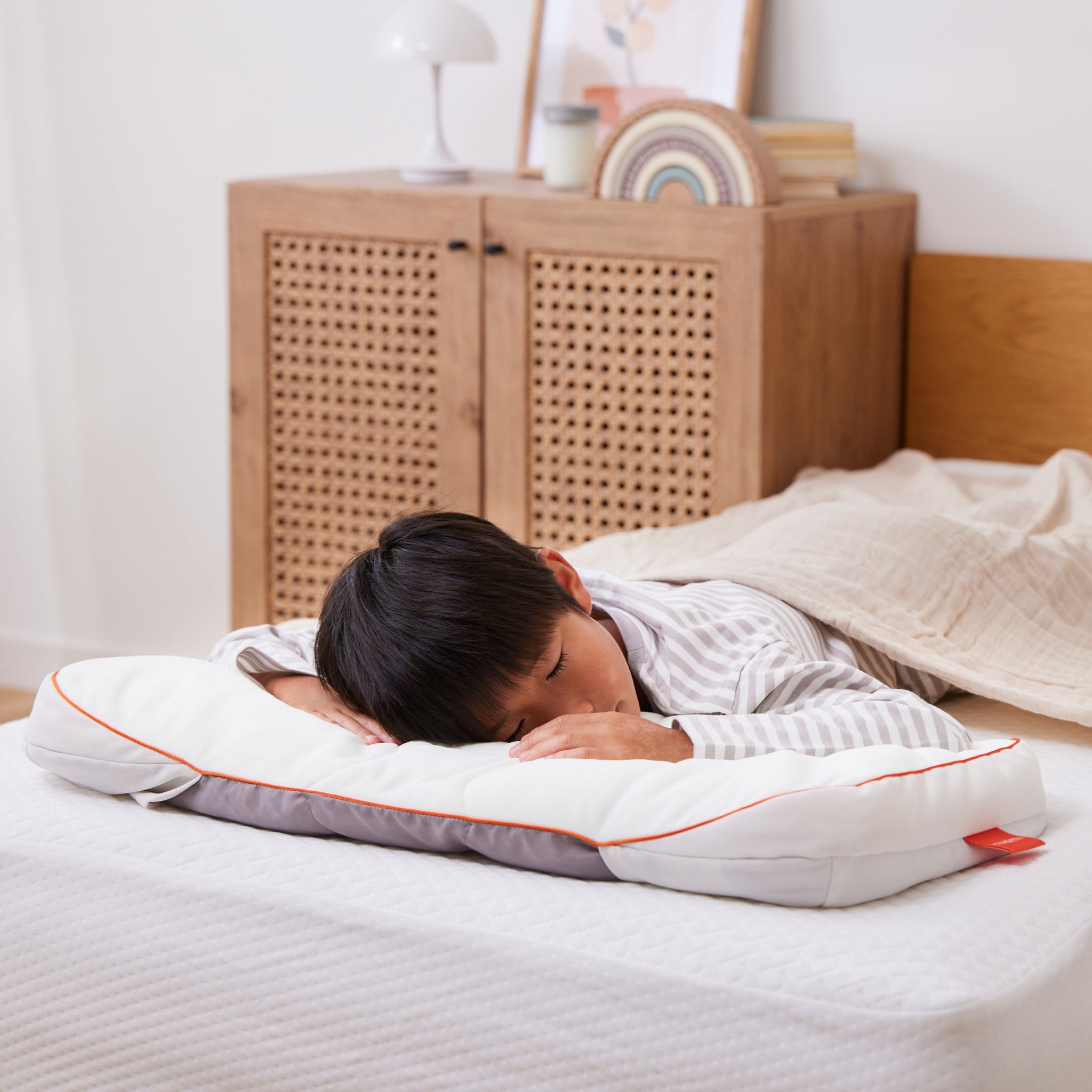 kidspillow_04.jpg__PID:76d7eaba-c2e7-4ac3-8fd2-ccd2c517c48e